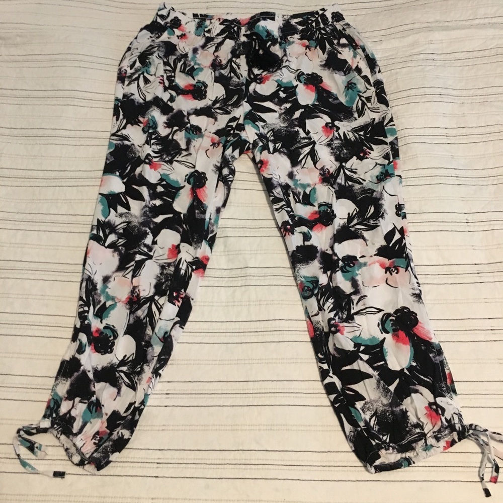 NEW WITH TAGS Lane Bryant mid rise jogger